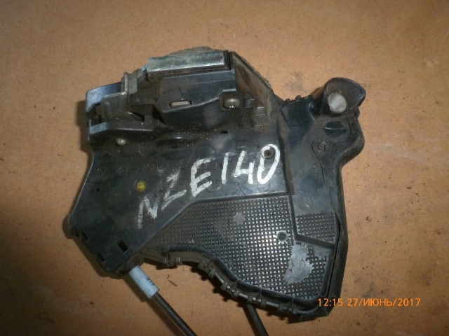 Замок двери TOYOTA Corolla Axio 
