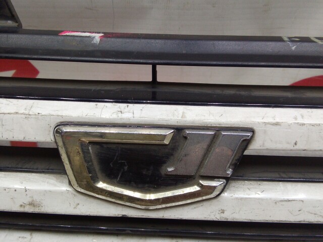 Решетка радиатора TOYOTA Corsa 