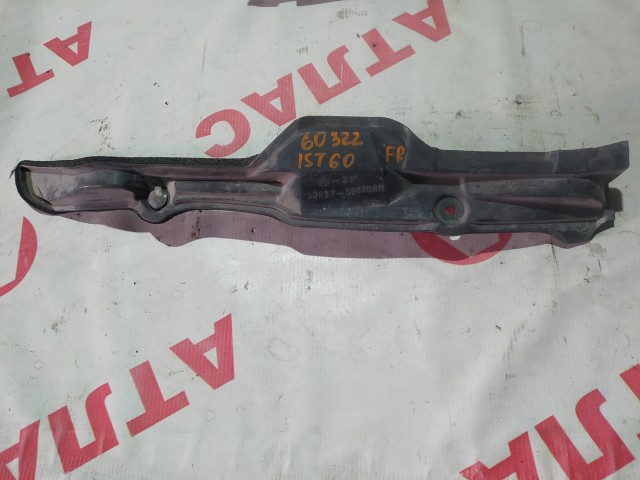 Пыльник крыла TOYOTA Ist 