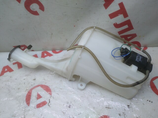 Бачок омывателя TOYOTA Vitz 