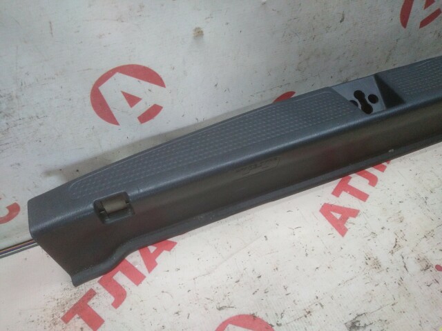 Накладка замка багажника HONDA Stream 