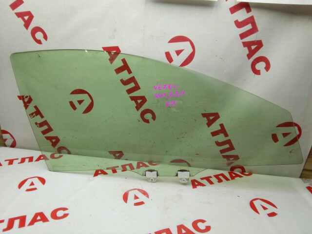 Стекло HONDA Vezel 