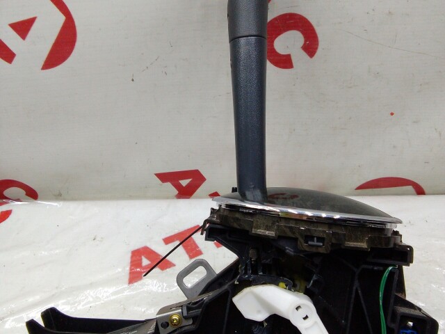 Рычаг КПП TOYOTA Vitz 