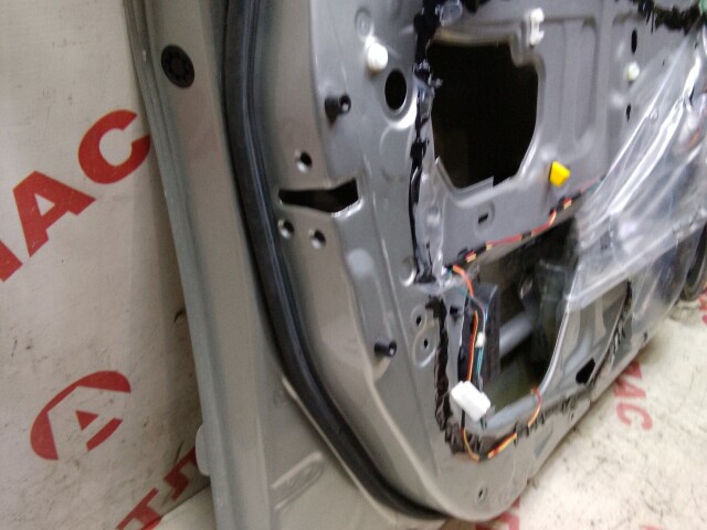 Дверь TOYOTA Avensis 