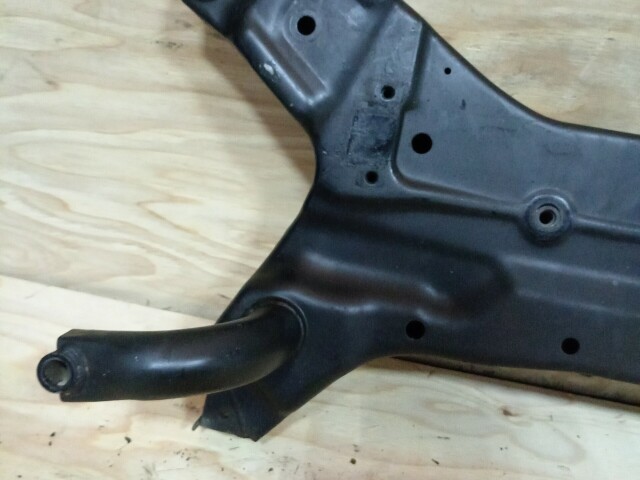 Балка поперечная MITSUBISHI Galant 