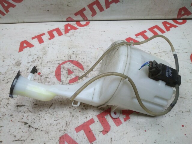 Бачок омывателя TOYOTA Vitz 