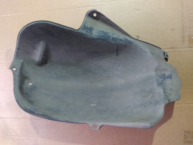 Защита горловины бензобака TOYOTA Sprinter Marino 