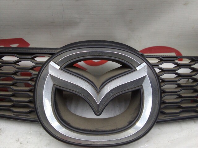 Решетка радиатора MAZDA Demio 