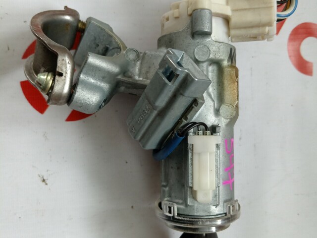 Замок зажигания TOYOTA Ist 