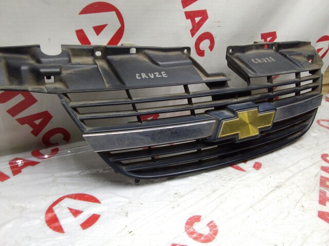 Решетка радиатора CHEVROLET Cruze 