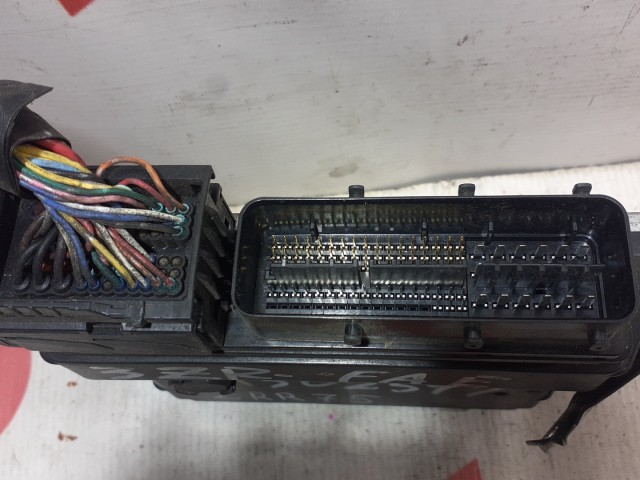 Компьютер TOYOTA Noah 3ZR-FAE