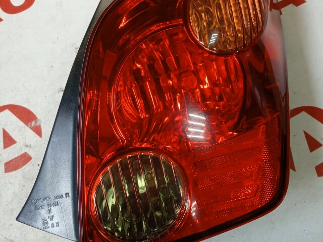 Стоп TOYOTA Ist 