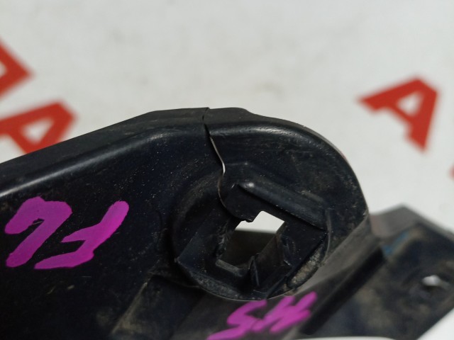 Крепление бампера TOYOTA Ist 