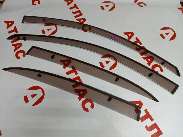 Ветровик TOYOTA Platz 