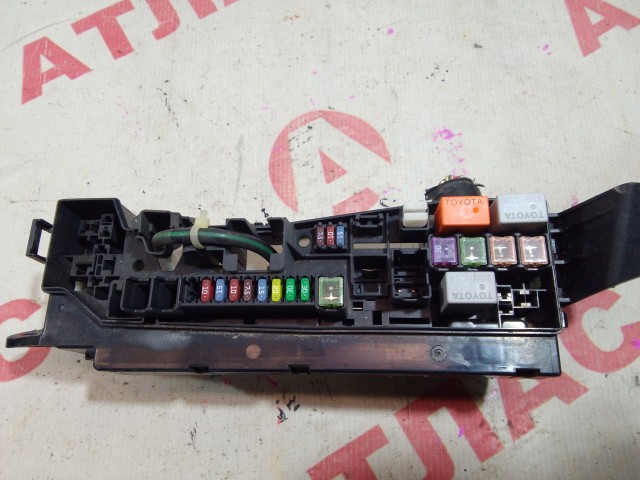 Блок предохранителей TOYOTA Avensis 1AZ-FSE