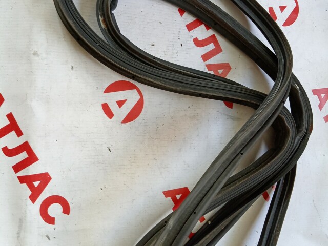 Уплотнитель TOYOTA Corolla Axio 