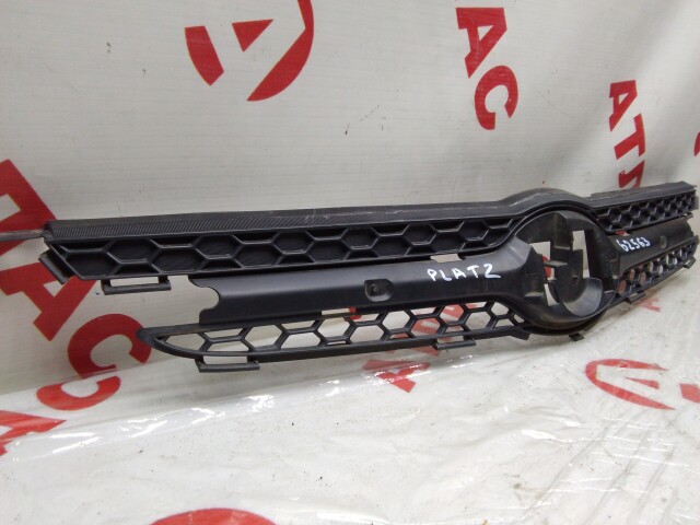 Решетка радиатора TOYOTA Platz 