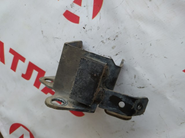 Кронштейн подушки ДВС MAZDA Familia ZL-VE