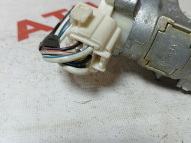 Замок зажигания TOYOTA Vitz 