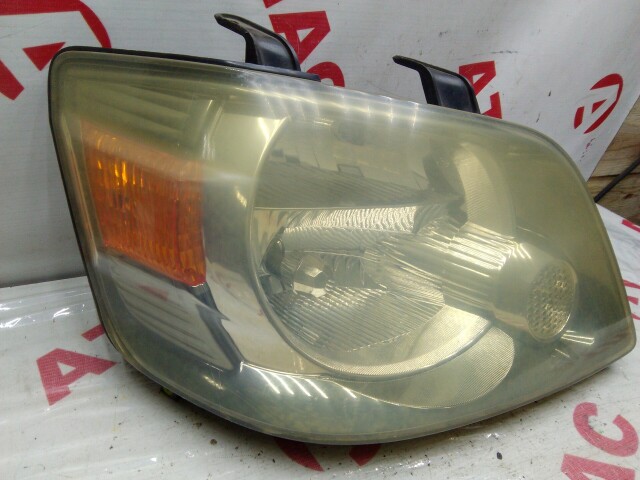 Фара TOYOTA Noah 