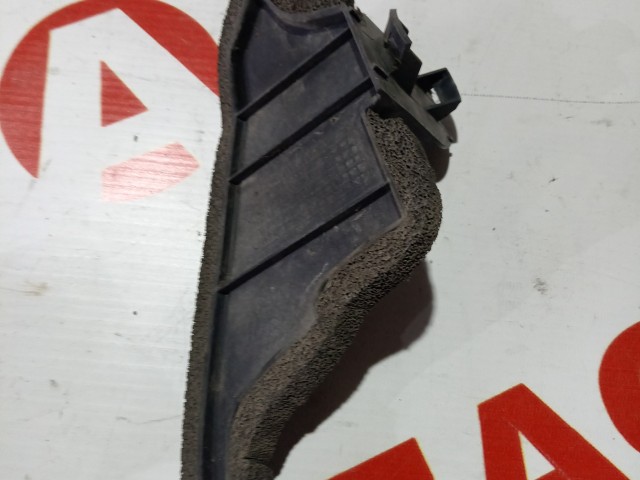 Пыльник крыла TOYOTA Avensis 