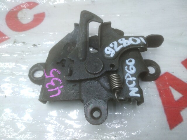 Замок капота TOYOTA Ist 