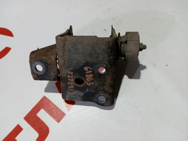 Кронштейн подушки ДВС TOYOTA Avensis 1ZZ-FE