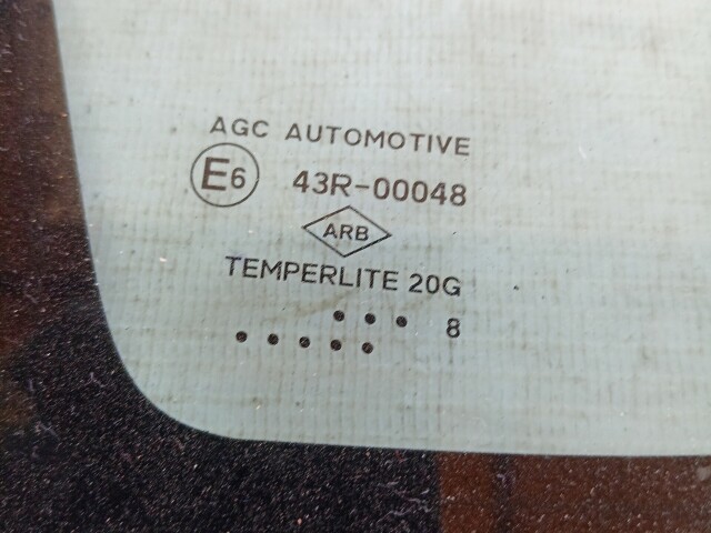 Стекло собачатника RENAULT Duster 