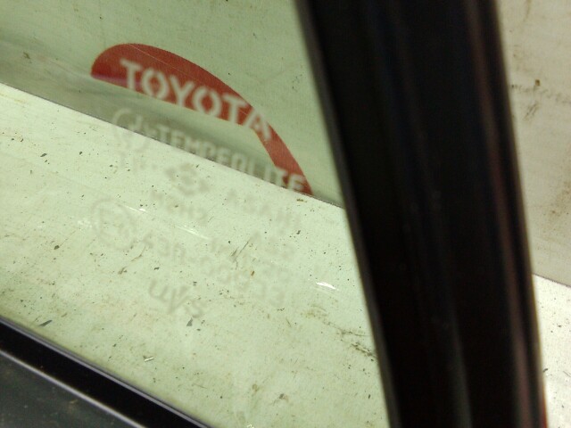 Треугольник (стекло) TOYOTA Corolla 