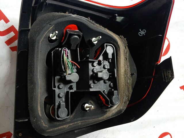 Стоп TOYOTA Avensis 