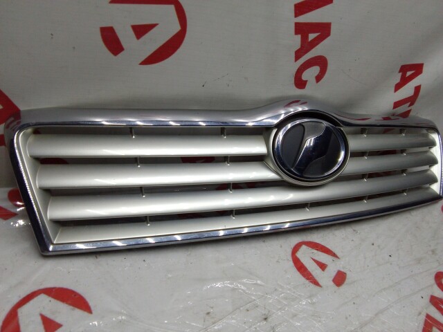 Решетка радиатора TOYOTA Avensis 