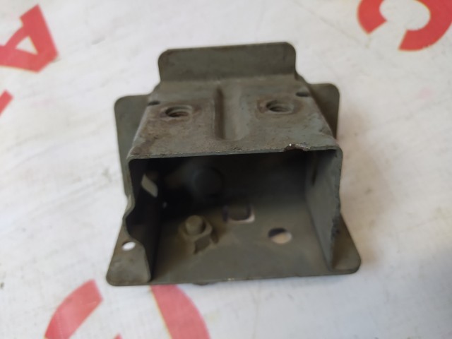 Кронштейн NISSAN Sunny 