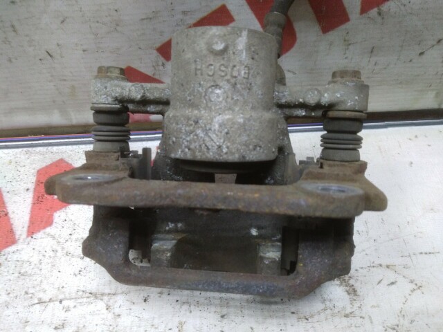 Суппорт TOYOTA Avensis 