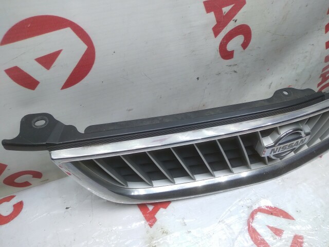 Решетка радиатора NISSAN Sunny 