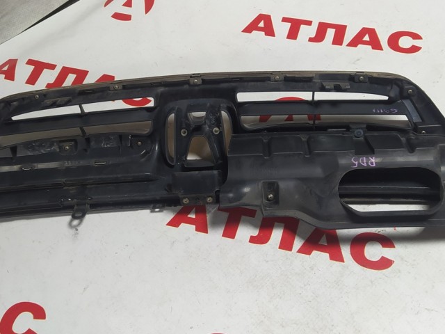 Решетка радиатора HONDA CR-V 