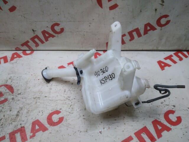 Бачок омывателя TOYOTA Vitz 