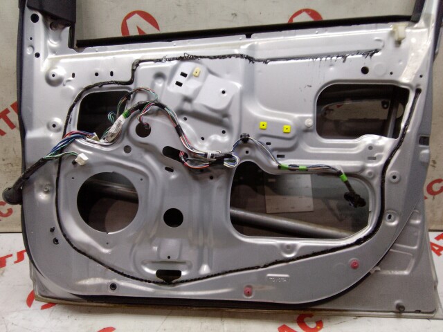 Дверь TOYOTA Vitz 