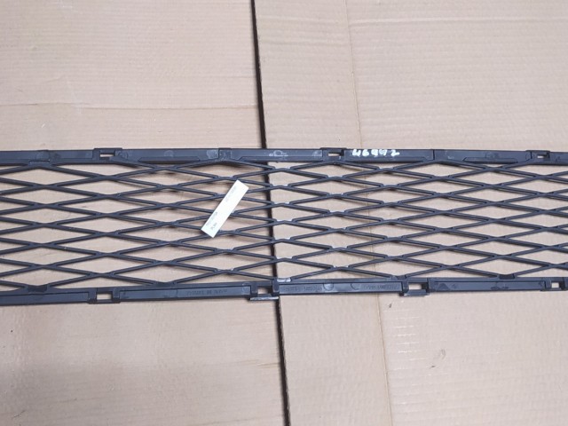 Решетка в бампер TOYOTA Vitz 