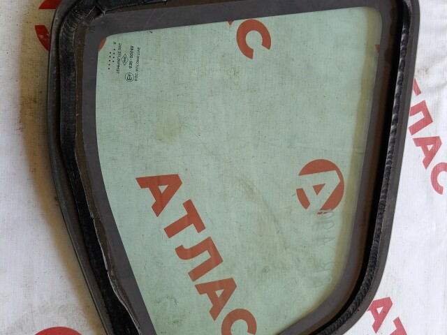 Стекло собачатника RENAULT Duster 