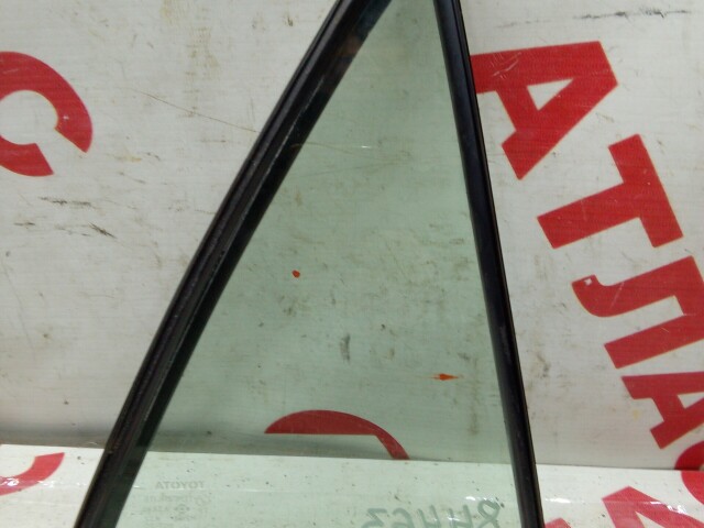 Треугольник (стекло) TOYOTA Corolla 