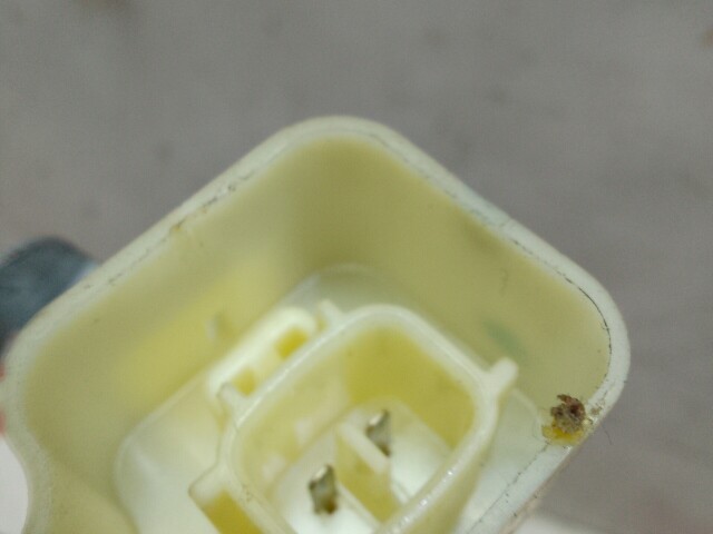 Замок двери TOYOTA Vitz 