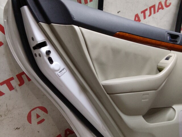 Дверь TOYOTA Avensis 