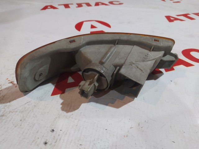 Повторитель в бампер TOYOTA Sprinter 