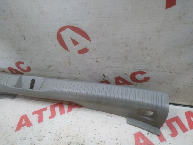 Накладка замка багажника MAZDA Premacy 