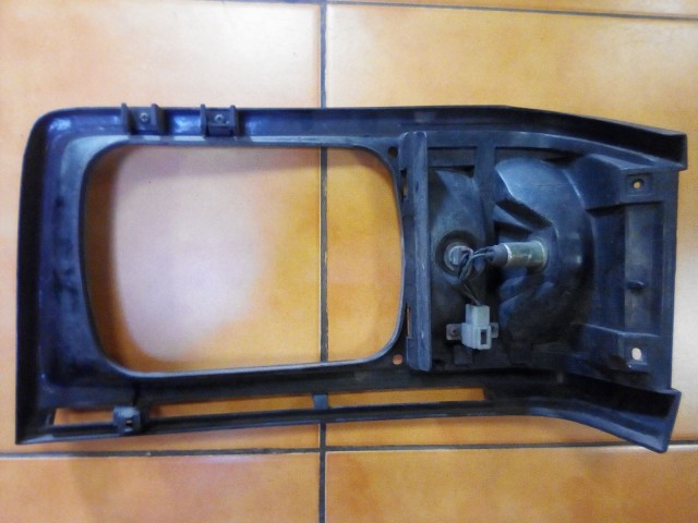 Оправа фары MAZDA Bongo 