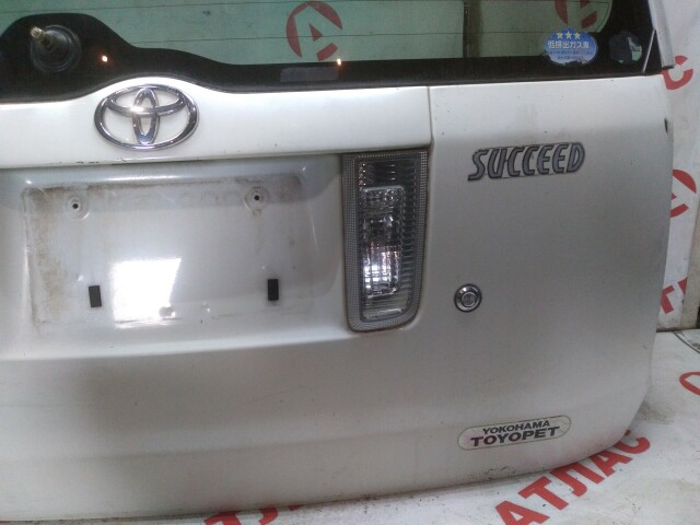 Дверь багажника TOYOTA Succeed 