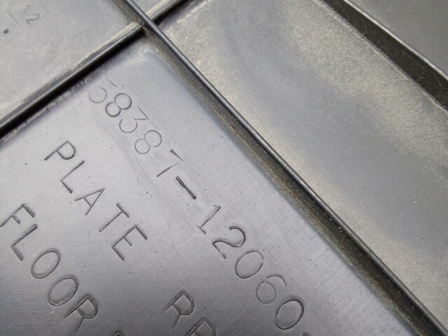 Накладка замка багажника TOYOTA Corolla 