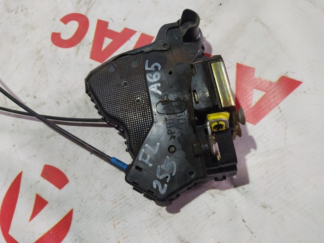 Замок двери TOYOTA Avensis 