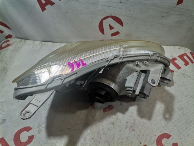 Фара TOYOTA Platz 