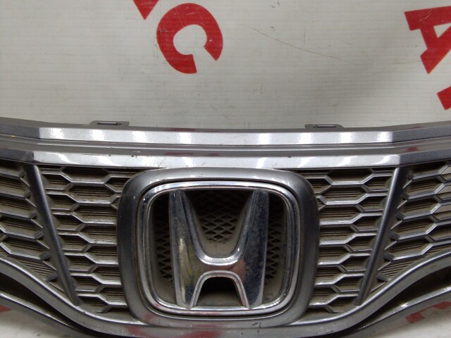 Решетка радиатора HONDA Fit 